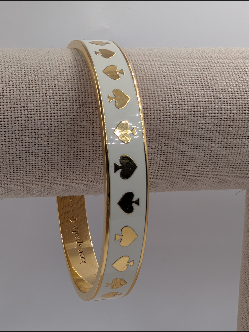 Kate Spade New York Spade Floral Cream Enamel Bangle Bracelet Gold Tone 0215 - Picture 5 of 8